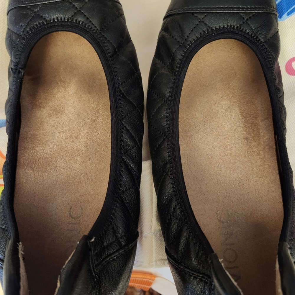 Vionic Black Quilted Women's Flats